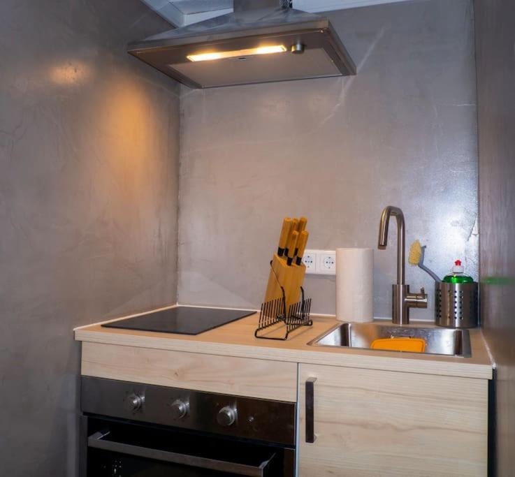 Modern Cozy Apt. -With 2 Tv, Netflix And Work Desk Essen Exteriér fotografie